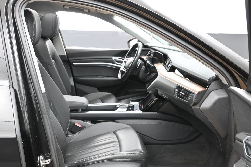 Used 2019 Audi e-tron Premium Plus AWD/4WD image 25