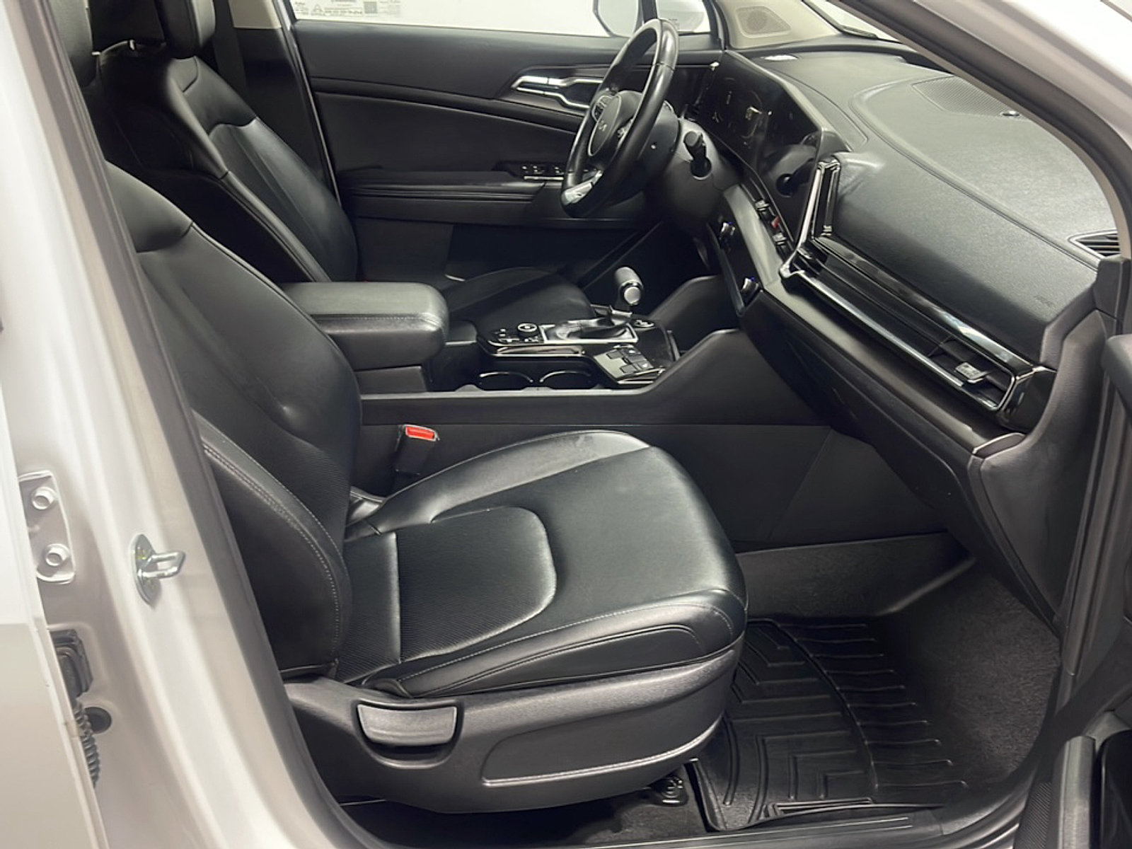 Used 2023 Kia Sportage EX FWD image 23