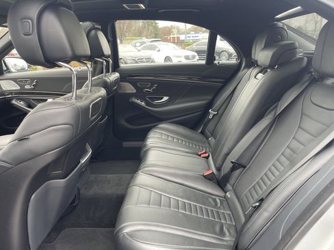 Used 2019 Mercedes-Benz S 560 Sedan image 33