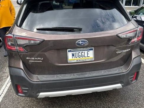 Used 2022 Subaru Outback Limited AWD/4WD image 7