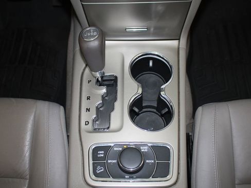 Used 2012 Jeep Grand Cherokee Laredo AWD/4WD image 18