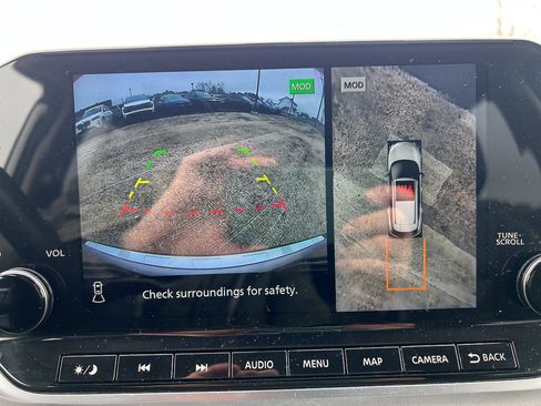 Used 2022 Nissan Rogue Platinum w/ Head-Up Display Package image 23