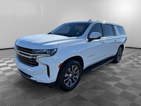 Used 2022 Chevrolet Suburban LT w/ Luxury Package image 3