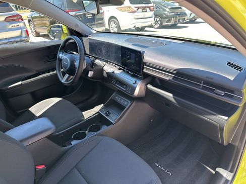 Used 2024 Hyundai Kona SEL FWD image 16
