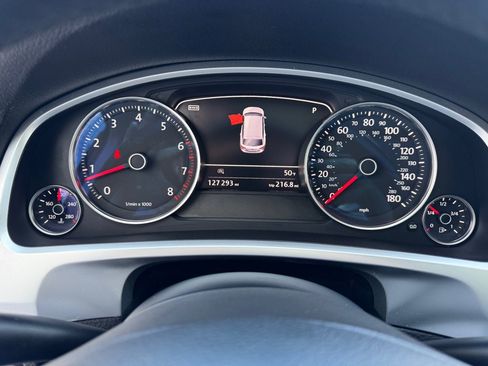 Used 2016 Volkswagen Touareg Executive image 14