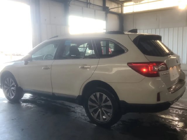 Used 2017 Subaru Outback 3.6R Touring w/ Popular Package #5A AWD/4WD image 2