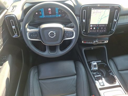 Used 2023 Volvo XC40 B5 Ultimate w/ Protection Package Premier AWD/4WD image 11