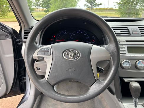 Used 2011 Toyota Camry LE FWD image 15