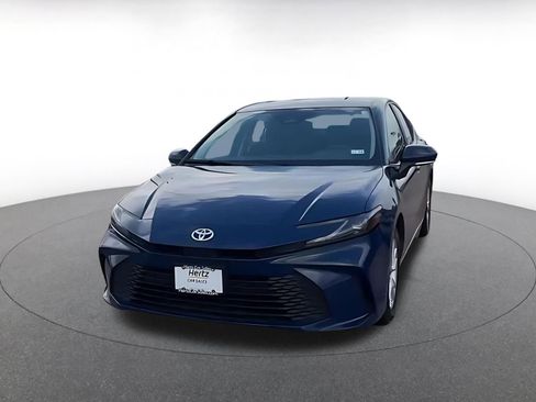 Used 2025 Toyota Camry LE image 7