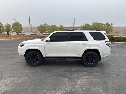 Used 2019 Toyota 4Runner SR5 Premium image 2