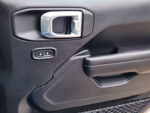 Used 2021 Jeep Wrangler Unlimited Rubicon 4xe image 13