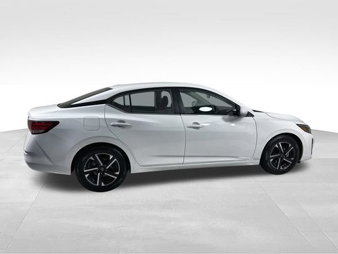 Used 2024 Nissan Sentra SV FWD image 9
