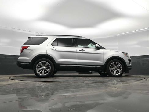 Used 2018 Ford Explorer Limited image 37