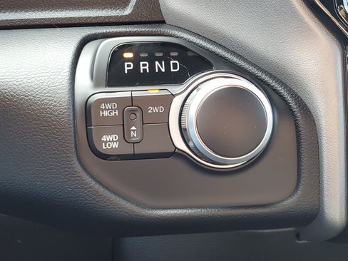 Used 2024 RAM 2500 Big Horn w/ Safety Group image 19