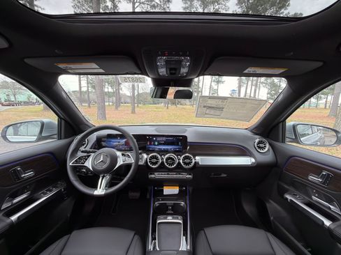 New 2026 Mercedes-Benz GLB 250 GLB 250 image 2