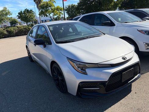 Used 2022 Toyota Corolla SE FWD image 1