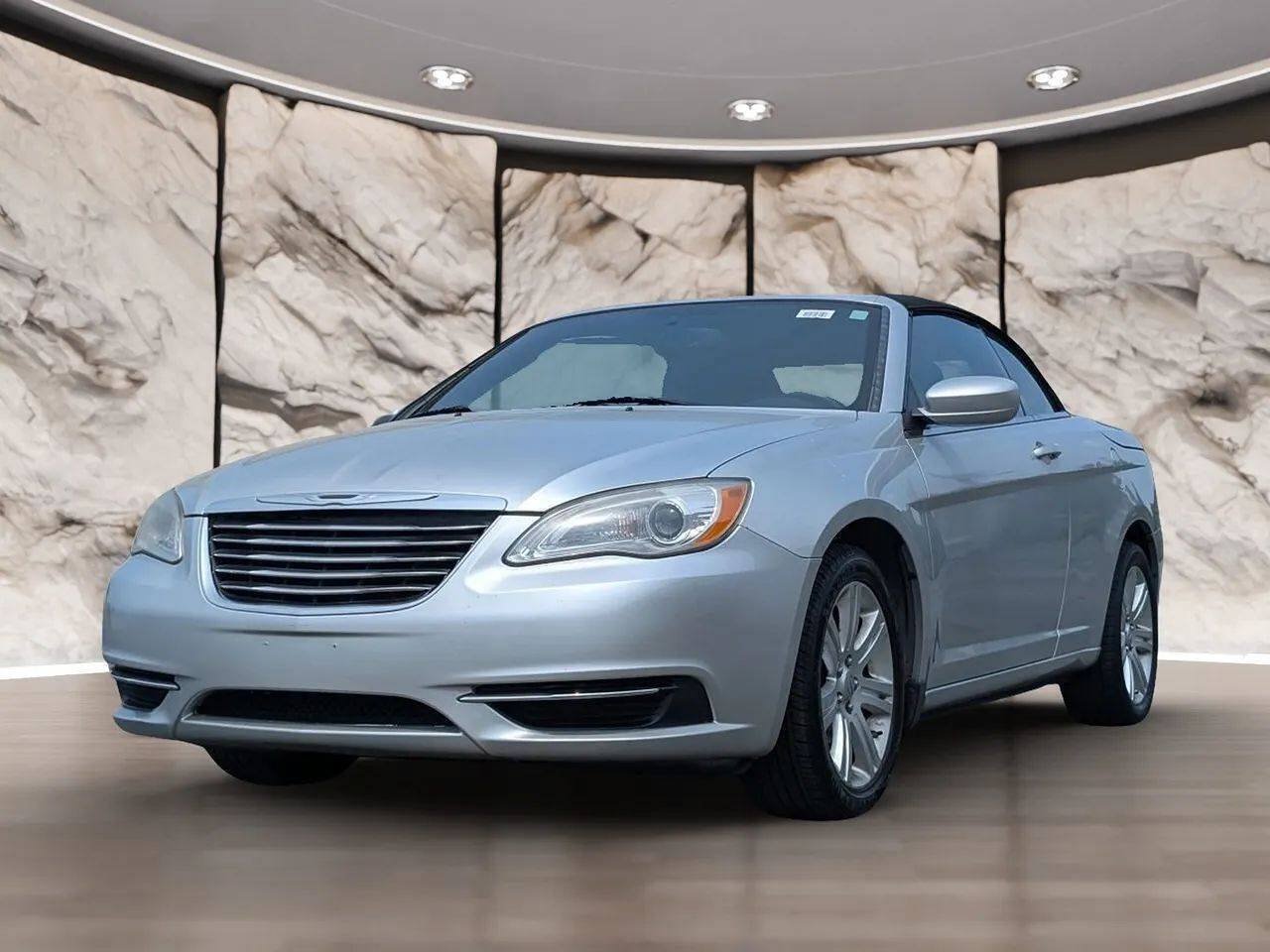 Used 2012 Chrysler 200 Touring w/ Cold Weather Group FWD image 2