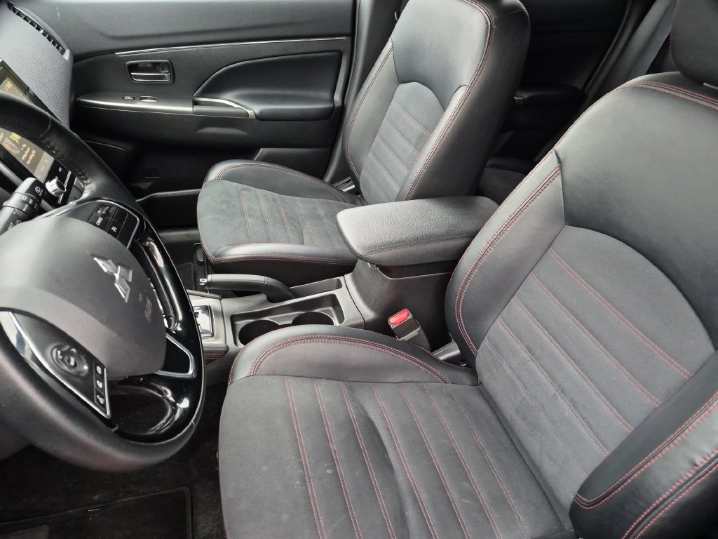 Used 2025 Mitsubishi Outlander Sport SE AWD/4WD image 24