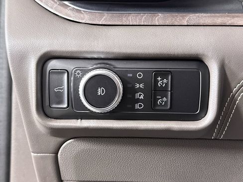 Used 2023 Ford Explorer Platinum w/ Technology Package image 28