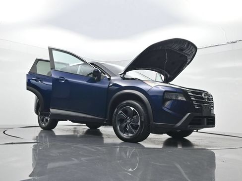 Used 2024 Nissan Rogue SV AWD/4WD image 30