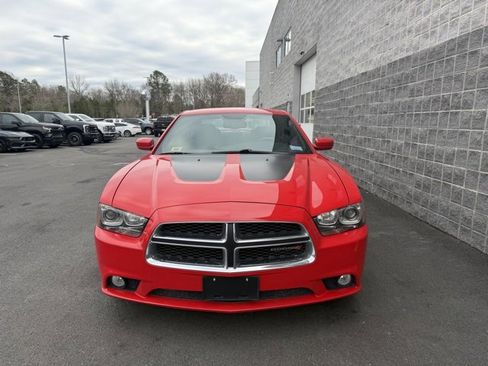 Used 2014 Dodge Charger R/T w/ Wheels & Tunes Group image 2
