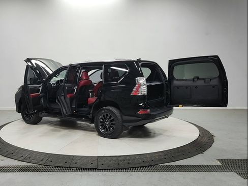 Used 2023 Lexus GX 460 Premium w/ Premium Package image 13