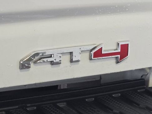 Used 2024 GMC Sierra 2500 AT4 w/ AT4 Premium Plus Package AWD/4WD image 9
