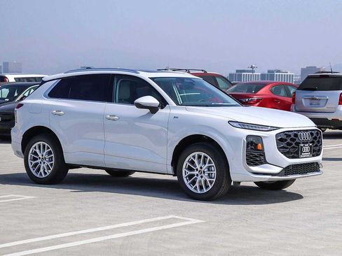New 2026 Audi Q3 quattro 2.0T AWD/4WD image 3