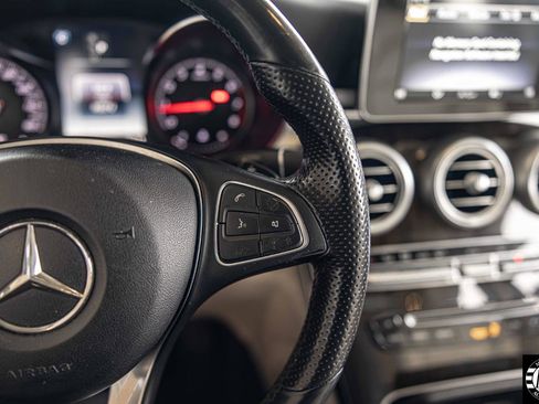 Used 2018 Mercedes-Benz GLC 300 300 4MATIC w/ Premium Package image 12