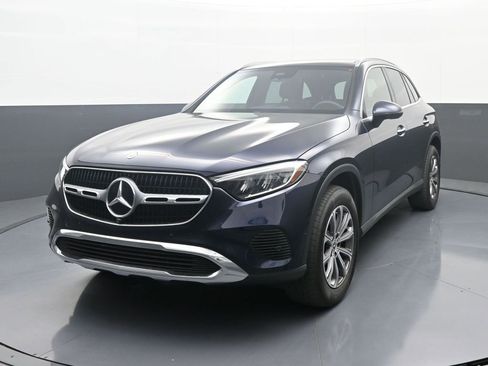 Used 2023 Mercedes-Benz GLC 300 image 1