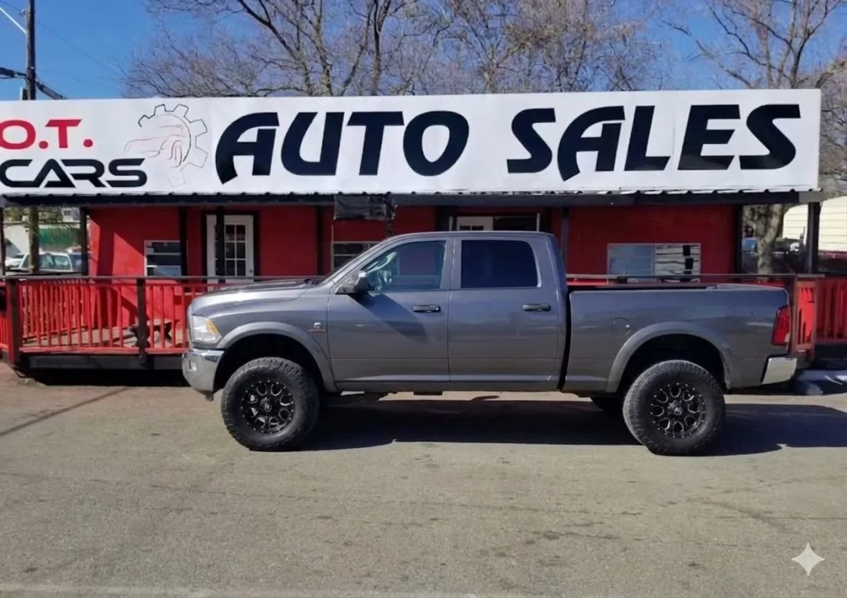 Used 2017 RAM 2500 Tradesman w/ Chrome Appearance Group AWD/4WD image 2