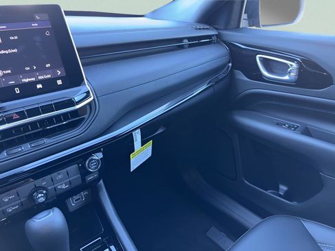 New 2026 Jeep Compass Latitude image 26