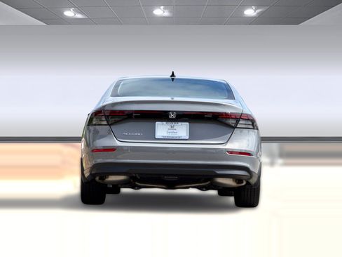 Certified 2025 Honda Accord SE image 9