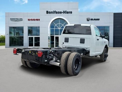 New 2026 RAM 3500 Tradesman AWD/4WD image 4