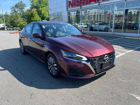 Used 2023 Nissan Altima 2.5 SV AWD/4WD image 1