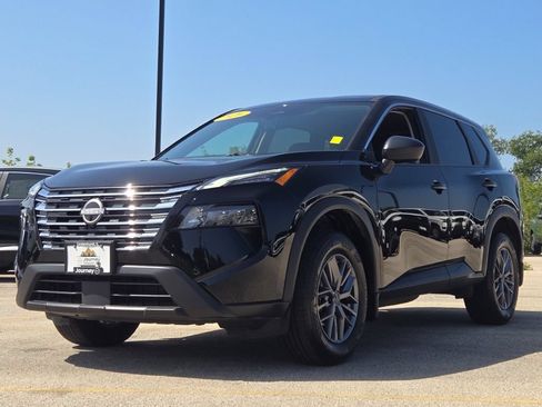 Used 2026 Nissan Rogue S FWD image 4