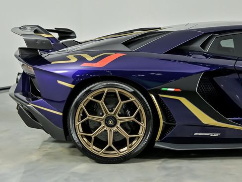Used 2019 Lamborghini Aventador SVJ image 19