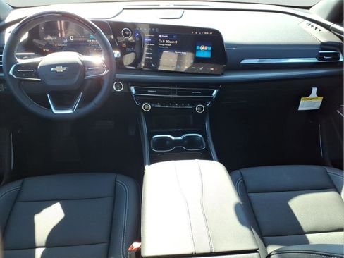 New 2026 Chevrolet Traverse LT w/ Enhanced Driving Package FWD image 13