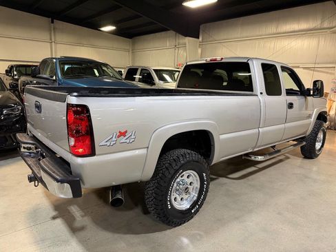 Used 2006 Chevrolet Silverado 3500 LT w/ Heavy-Duty Power Package image 38