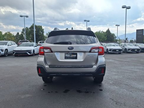 Used 2018 Subaru Outback 3.6R Limited image 3