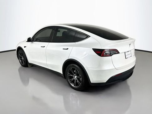 Used 2025 Tesla Model Y Long Range AWD/4WD image 3
