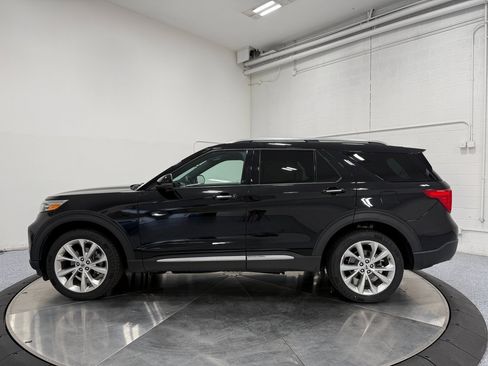 Used 2023 Ford Explorer Platinum w/ Technology Package image 4