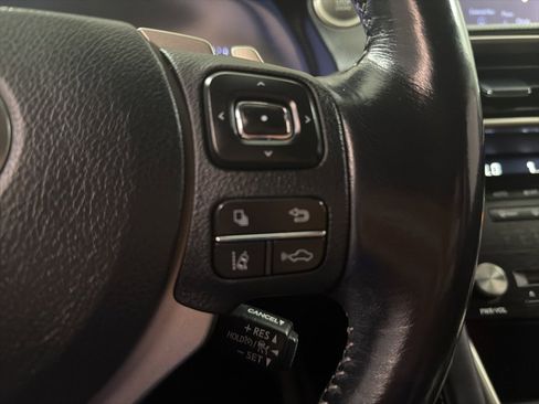 Used 2017 Lexus IS 200t image 20