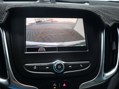 Used 2022 Chevrolet Equinox LS w/ LS Convenience Package image 13