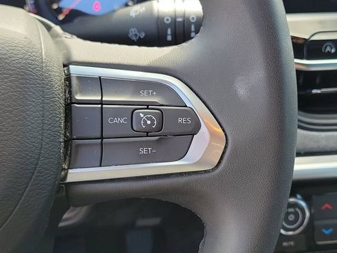 Used 2024 Jeep Compass Latitude AWD/4WD image 12