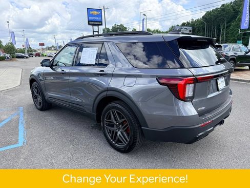 Used 2025 Ford Explorer ST-Line w/ ST-Line Street Pack AWD/4WD image 22