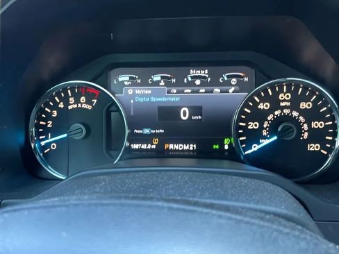 Used 2015 Ford F150 Lariat image 16