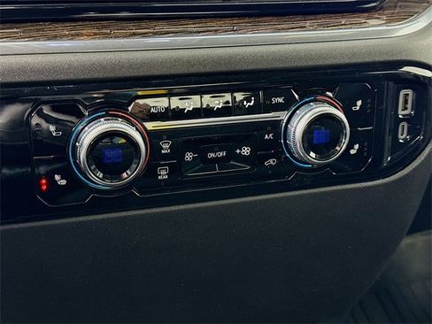 Used 2024 GMC Sierra 1500 SLE image 17