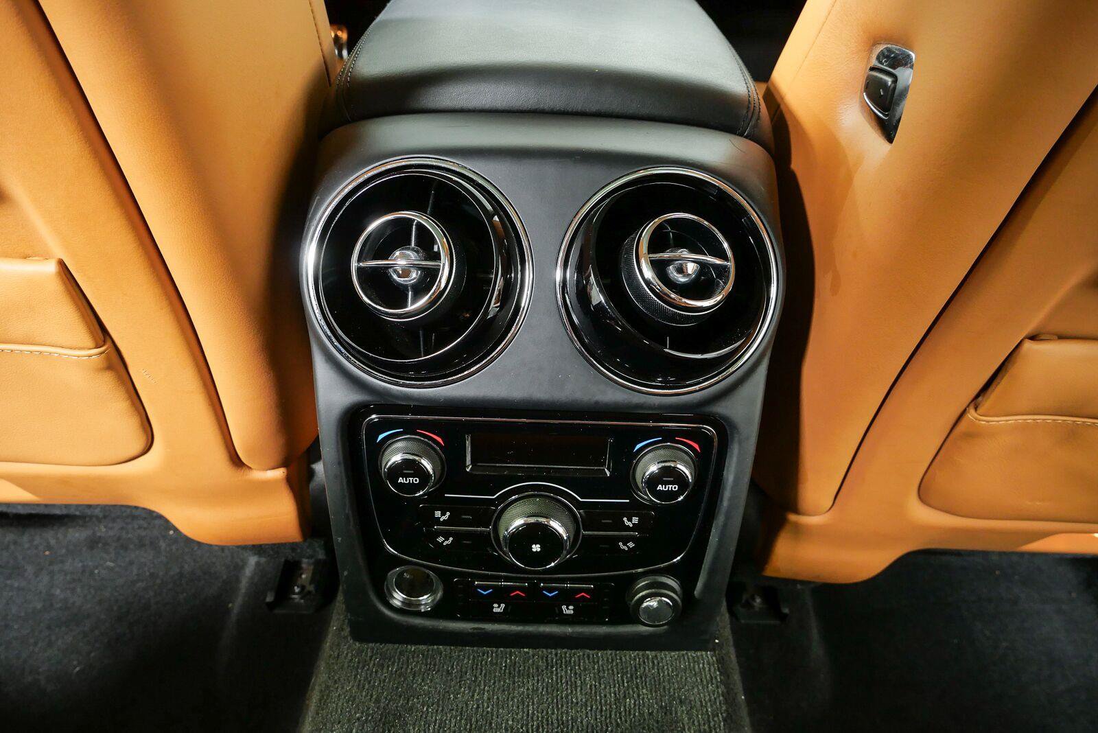 Used 2013 Jaguar XJ L Portfolio AWD/4WD image 19