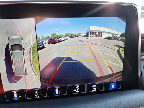 Used 2023 Chevrolet Tahoe Z71 w/ Luxury Package image 24